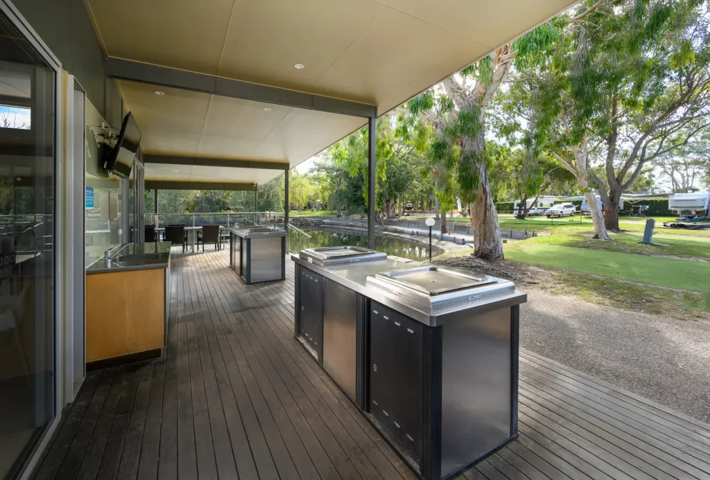 Barbecue plancha collectif MODULAR dans camping