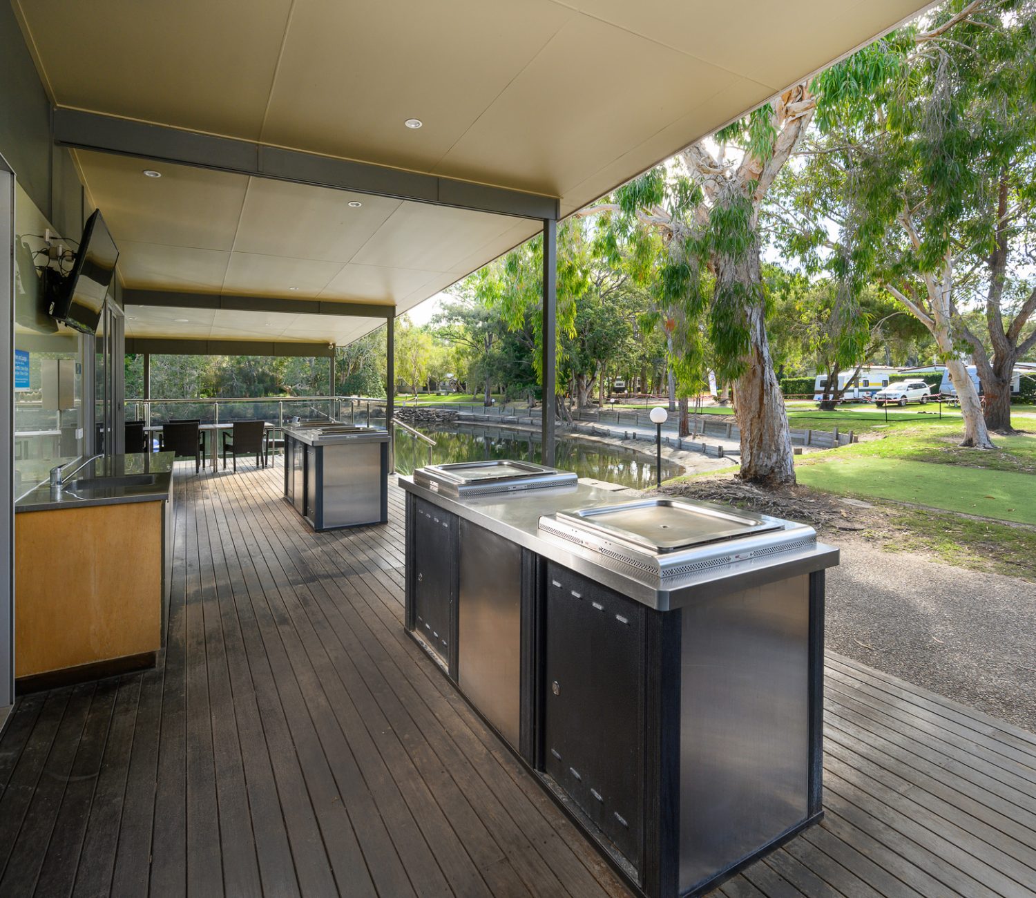 Barbecue collectif modulable dans un camping